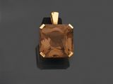 un pendentif en or 18 carats et quartz fumé