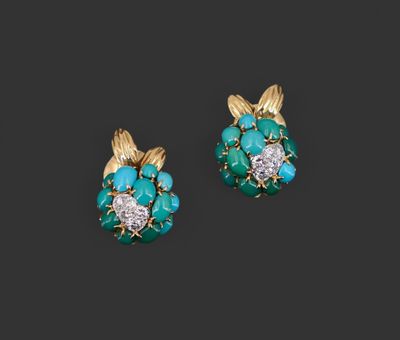 VAN CLEEF & ARPELS. Paire de clips d'oreilles en or jaune 18K en 