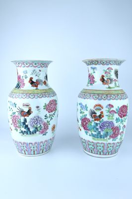 paire de vases chinois ornés d'oiseaux et de fleurs