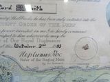 une vieille carte sur laquelle figure une montgolfière en train de voler