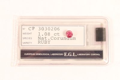 Rubis naturel sur papier et sous scellé de 1,08ct (5,90 x 5,20 x 3,62m