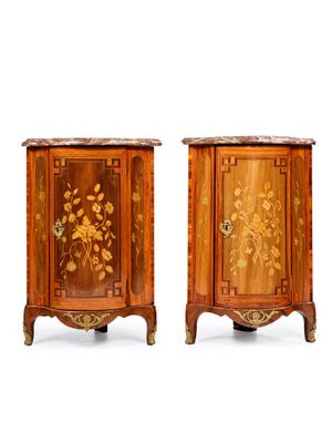 paire de commodes en marqueterie de style Louis XV
