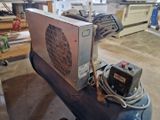 une machine posée sur une table