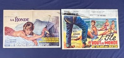 deux affiches de cinéma représentant un homme et une femme allongés sur un lit