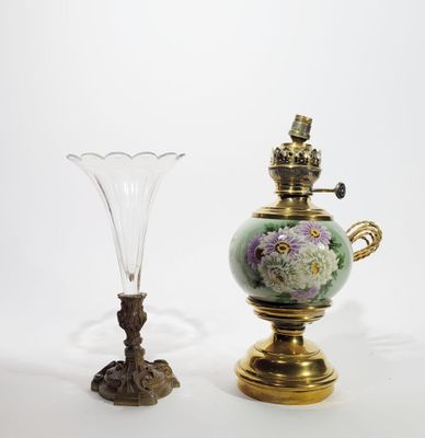 two vases that are sitting next to each other on a table