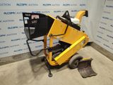 a picture of a machine that is sitting in a room