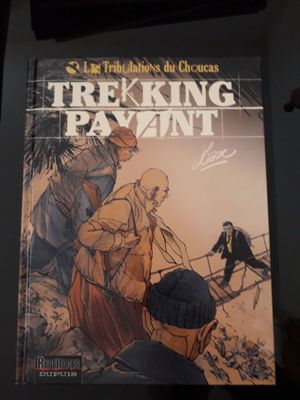 une photo d'un livre posé sur une table