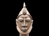 an image of a statue of a man with a hat on