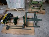 une machine posée sur une palette