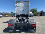 a picture of the back end of a semi truck