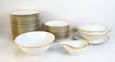 a lot of bowls and bowls that are sitting on a table