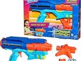Le pistolet Nerf se trouve dans la boîte, qui est ouverte.