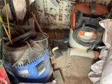 an image of a cluttered room with a lot of clutter