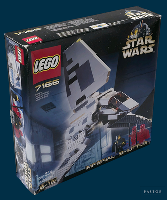 une boîte contenant des sets Lego Star Wars sur fond bleu