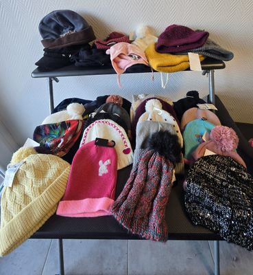 Lot Bonnet/ Gants 30 pièces.