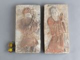 paire de reliefs chinois anciens représentant un homme et une femme