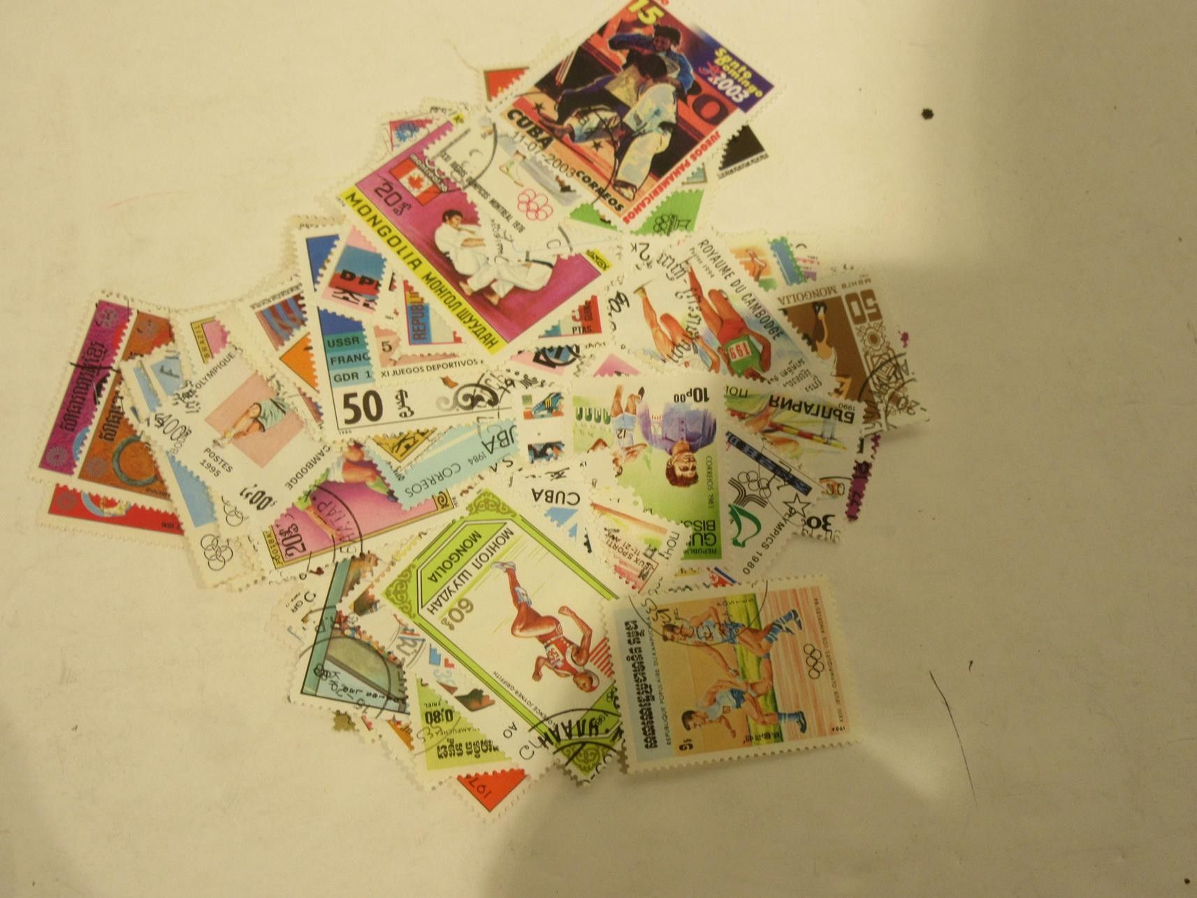 299 - COLLECTION DE TIMBRES POSTE THEMATIQUE SPORT .3 - 5 EURO