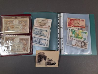 Deux classeurs de billets de banque. - Photo 1