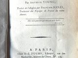 un vieux livre avec un titre en noir et blanc
