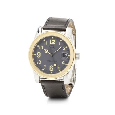 une image représentant une montre-bracelet à cadran noir