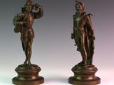 paire de figurines en bronze représentant un homme et une femme