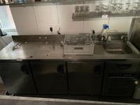 Tour réfrigéré inox de marque INFRICO avec plonge un bac en … (photo 4)