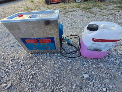 an image of a machine that is sitting on the ground