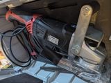 une photo d'une boîte à outils contenant des outils