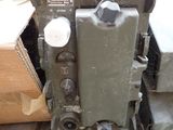 a machine that is sitting on top of a pallet