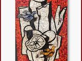 un tableau représentant un oiseau perché sur une œuvre d'art
