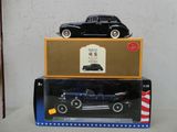deux voitures-jouets qui se superposent