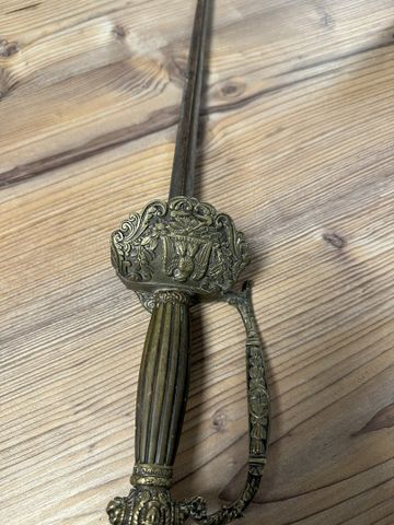 Épée décor à l’aigle. Rouille