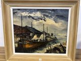 une peinture à l'huile représentant un bateau dans un port sous un ciel nuageux