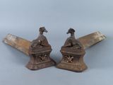 paire de serre-livres anciens en bronze représentant des chiens, sur des socles en marbre