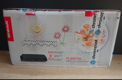 a box with a picture of a plate of food on it