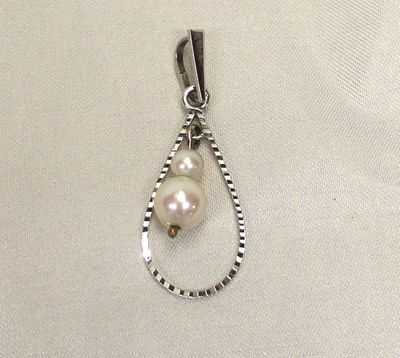 pendentif en argent sterling orné d'une perle et d'une chaîne