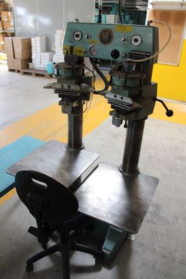 1 machine à monter les boites COMPAGNIE GENERALE FRANCAISE T…