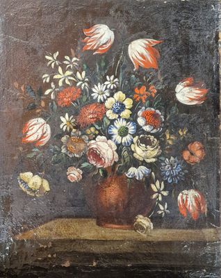 tableau représentant un vase de fleurs posé sur une table, avec un papillon