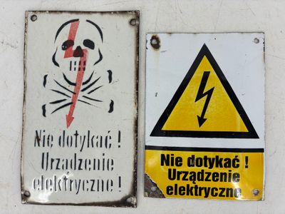 Lot de deux plaques émaillées 25 x 15 et 21 x 14.