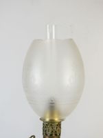 Paire de lampes à pétrole en verre peint noir à décor floral… (photo 2)