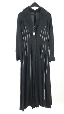 Franck Sorbier. Robe longue ceintrée noire à garnitures de c…