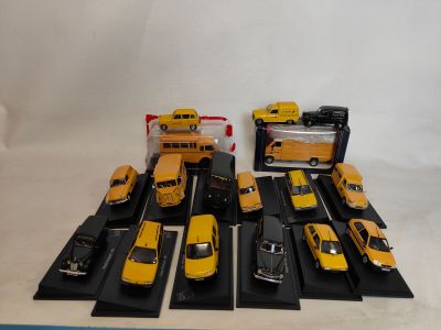 Série Kiosque : Lot de 17 miniatures automobiles dédiés à la…