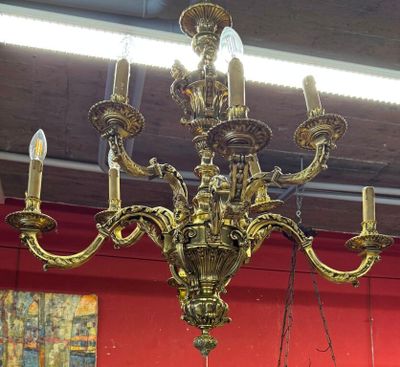a chandelier that is hanging from the ceiling
