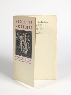 un vieux livre avec l'image d'un homme dessus