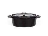 une cocotte noire avec un couvercle sur fond blanc