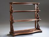 une vieille étagère en bois comportant trois tablettes