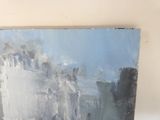 une peinture sur le mur d'un bâtiment avec une horloge dessus