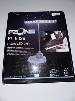 Lampe Led pour piano FZONE mod FL-9029.