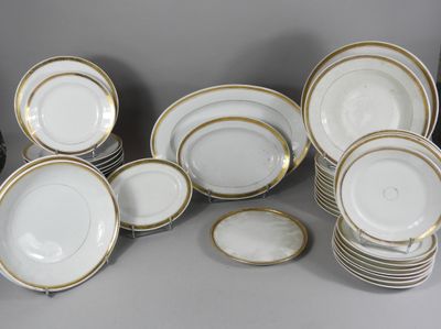 Service de table en porcelaine "Vieux Paris" modèle blanc et…