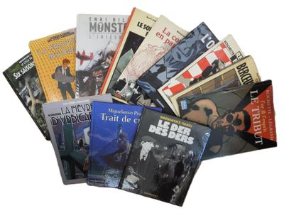 un grand nombre de livres posés sur une table